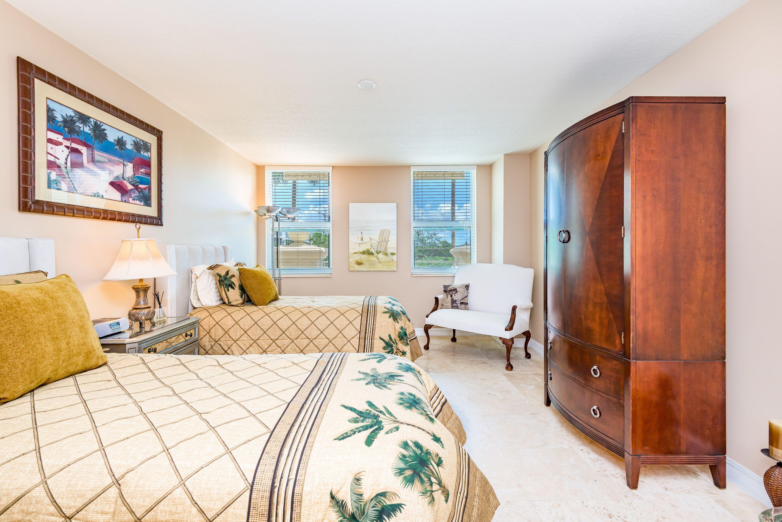 99 Southeast Mizner Boulevard, Unit 215 Boca Raton, FL 33432 - Photo 17 of 40 2nd Bedroom