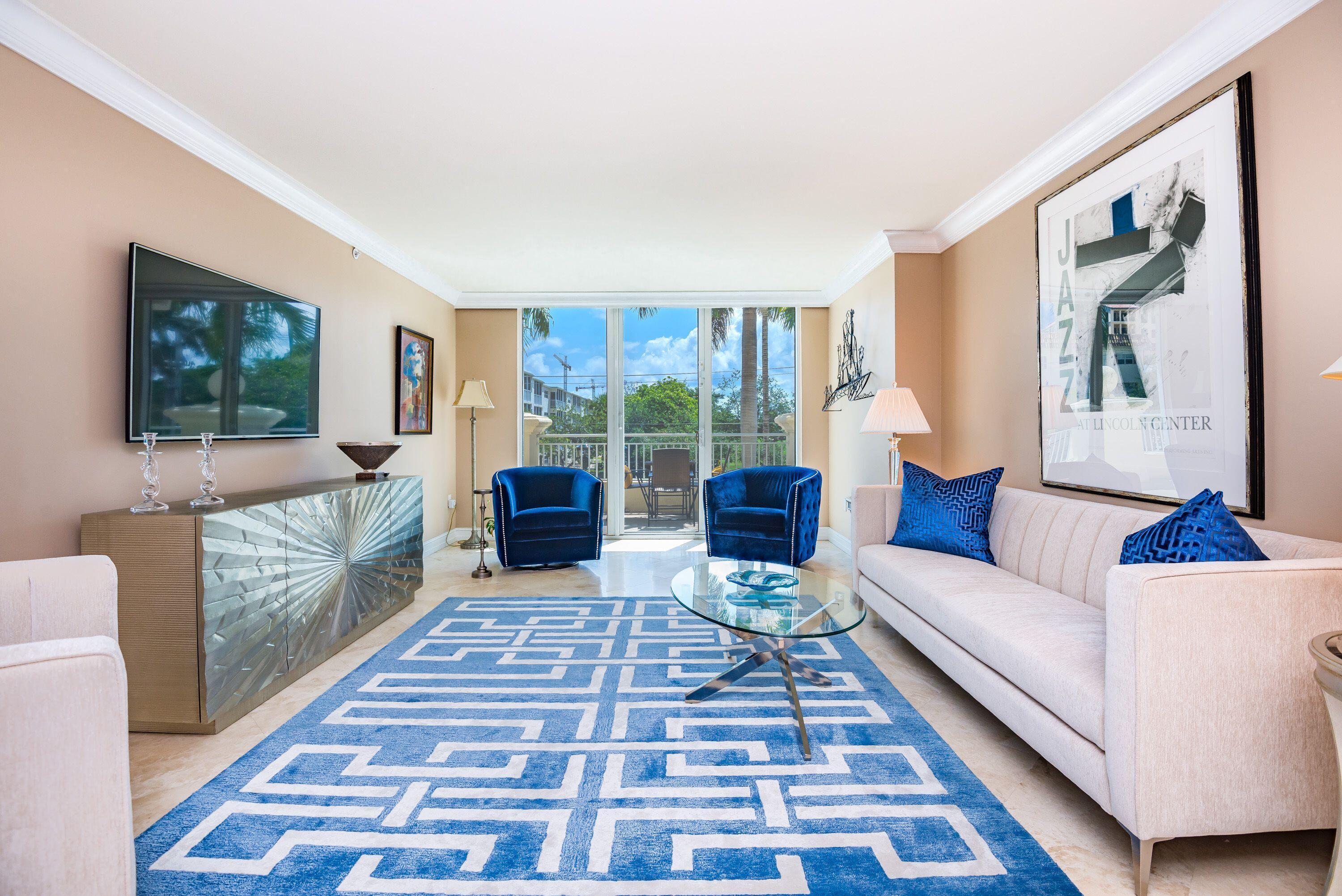 99 Southeast Mizner Boulevard, Unit 215 Boca Raton, FL 33432 - Photo 3 of 40 Living to terrace