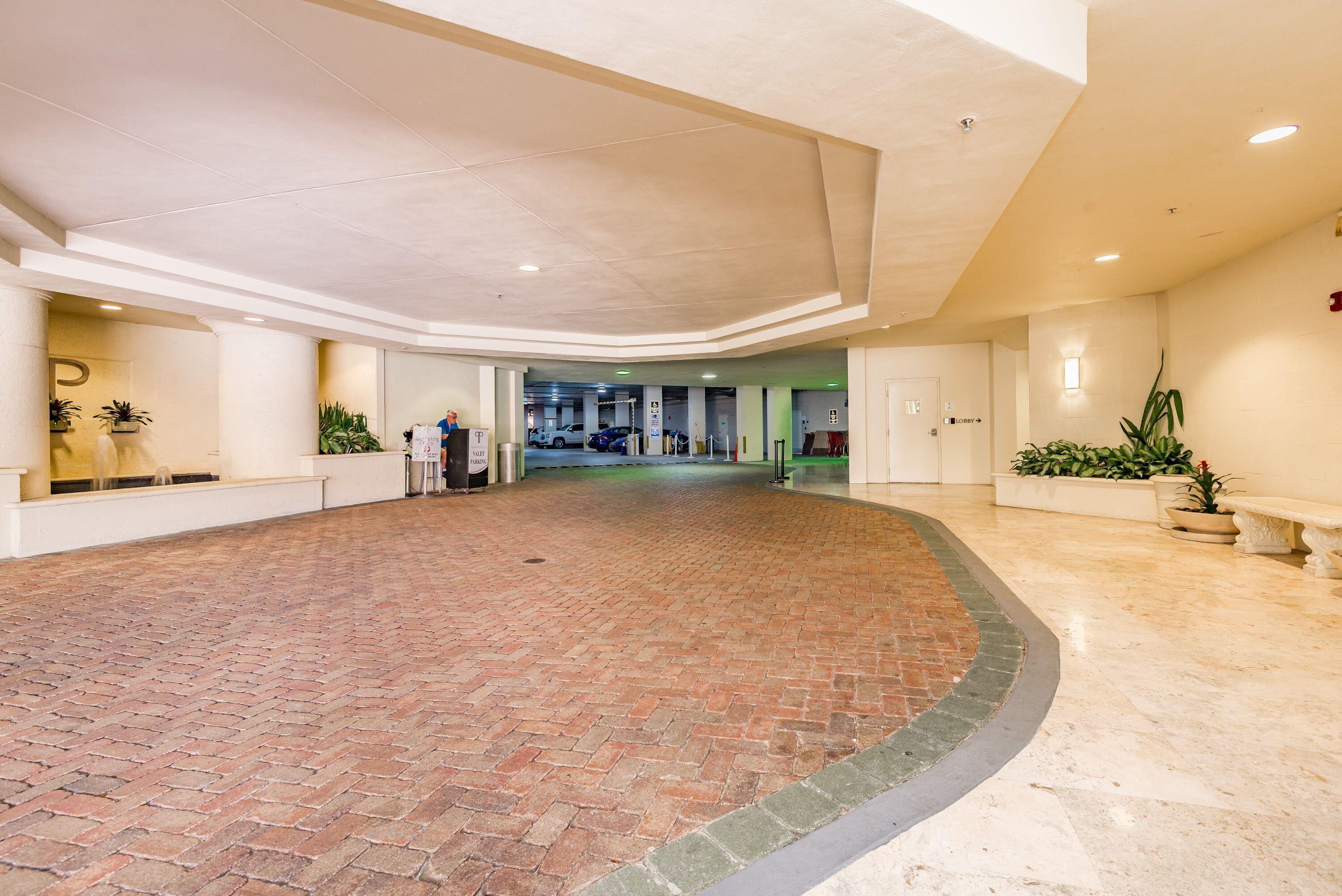 99 Southeast Mizner Boulevard, Unit 215 Boca Raton, FL 33432 - Photo 37 of 40 Valet Parking