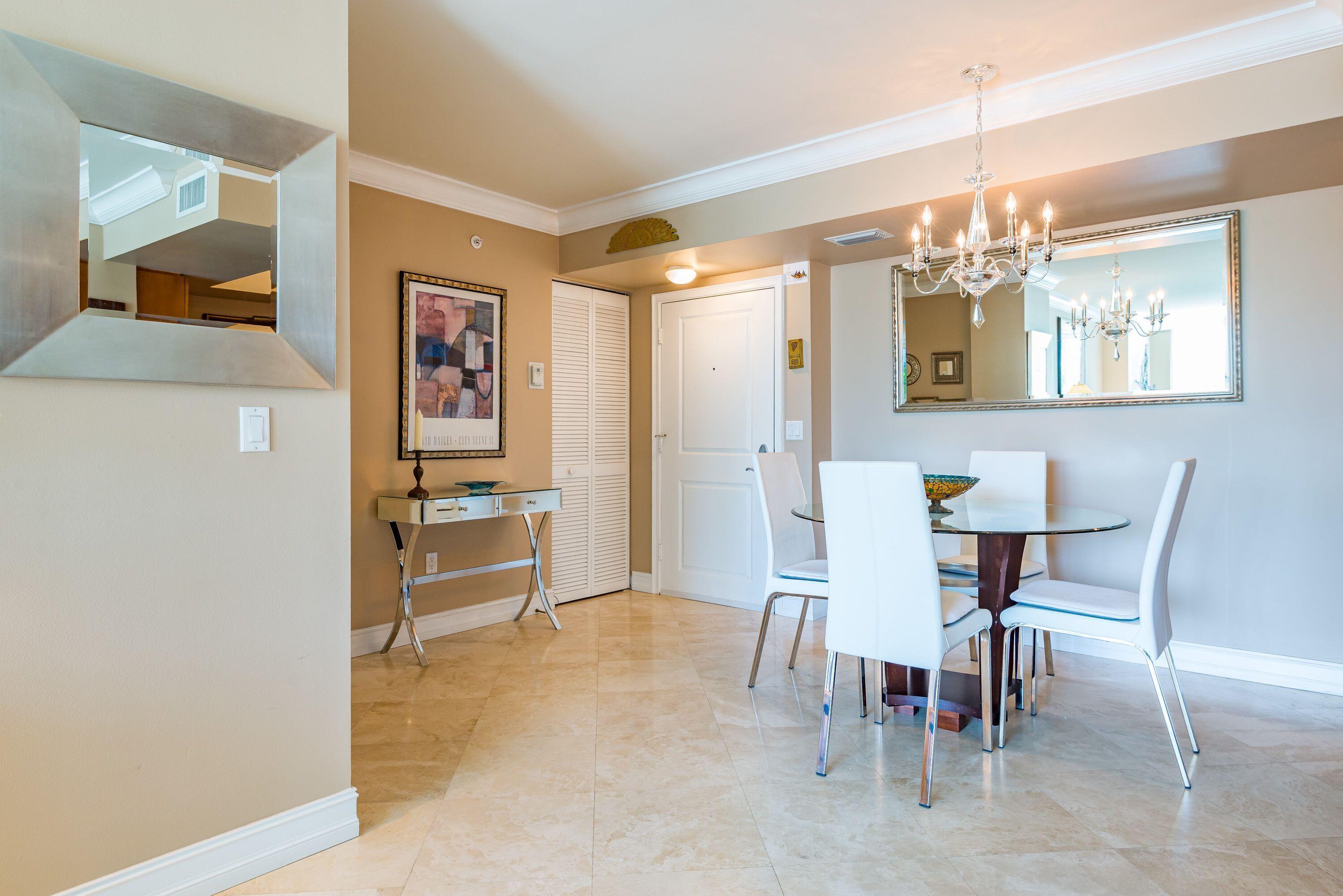 99 Southeast Mizner Boulevard, Unit 215 Boca Raton, FL 33432 - Photo 5 of 40 dining room area