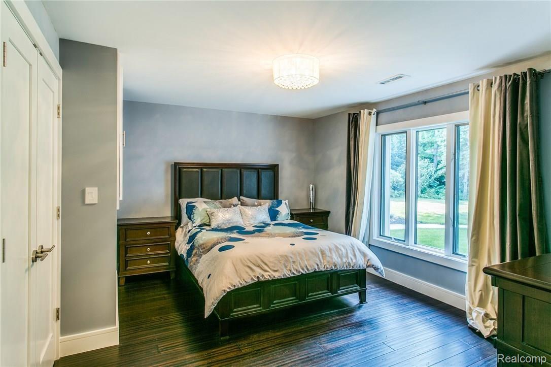5020 Lakeshore Road Fort Gratiot, MI 48059 - Photo 27 of 47 5020 Lakeshore Interior-15.JPG