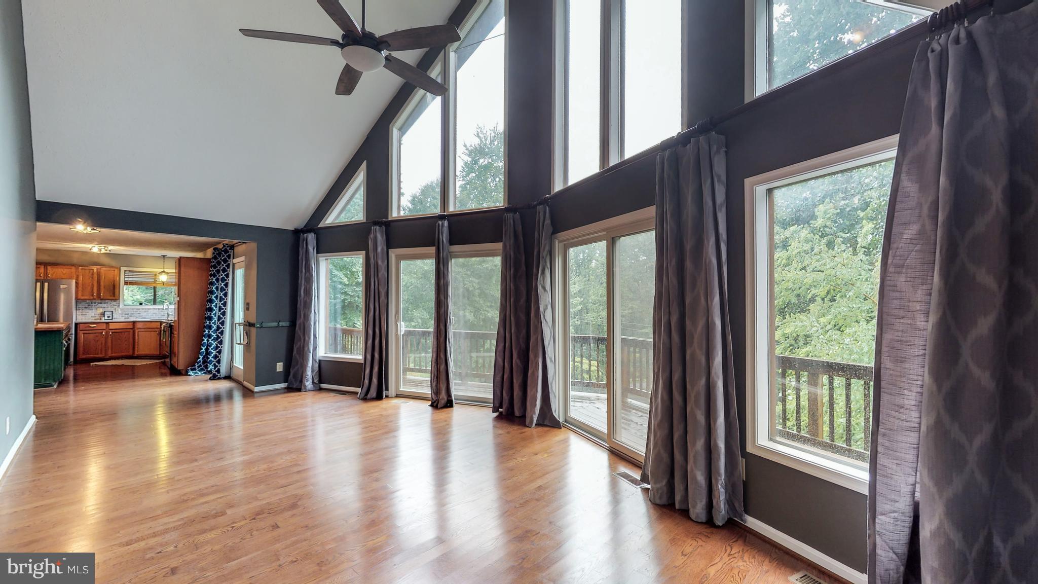 549 High Knob Road Front Royal, VA 22630 - Photo 6 of 30 Living Room