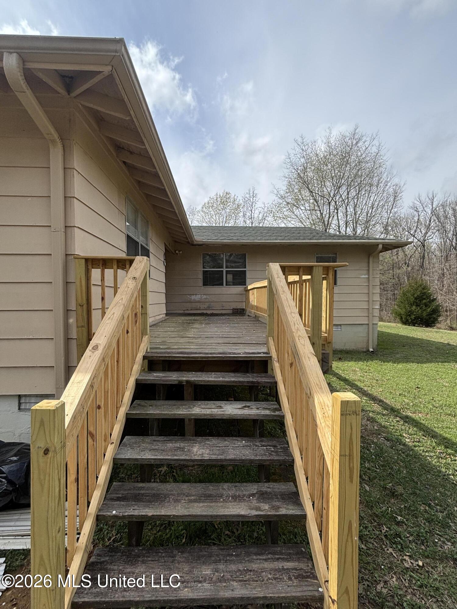 211 Oak Road Byhalia, MS 38611 - Photo 8 of 49 1-5