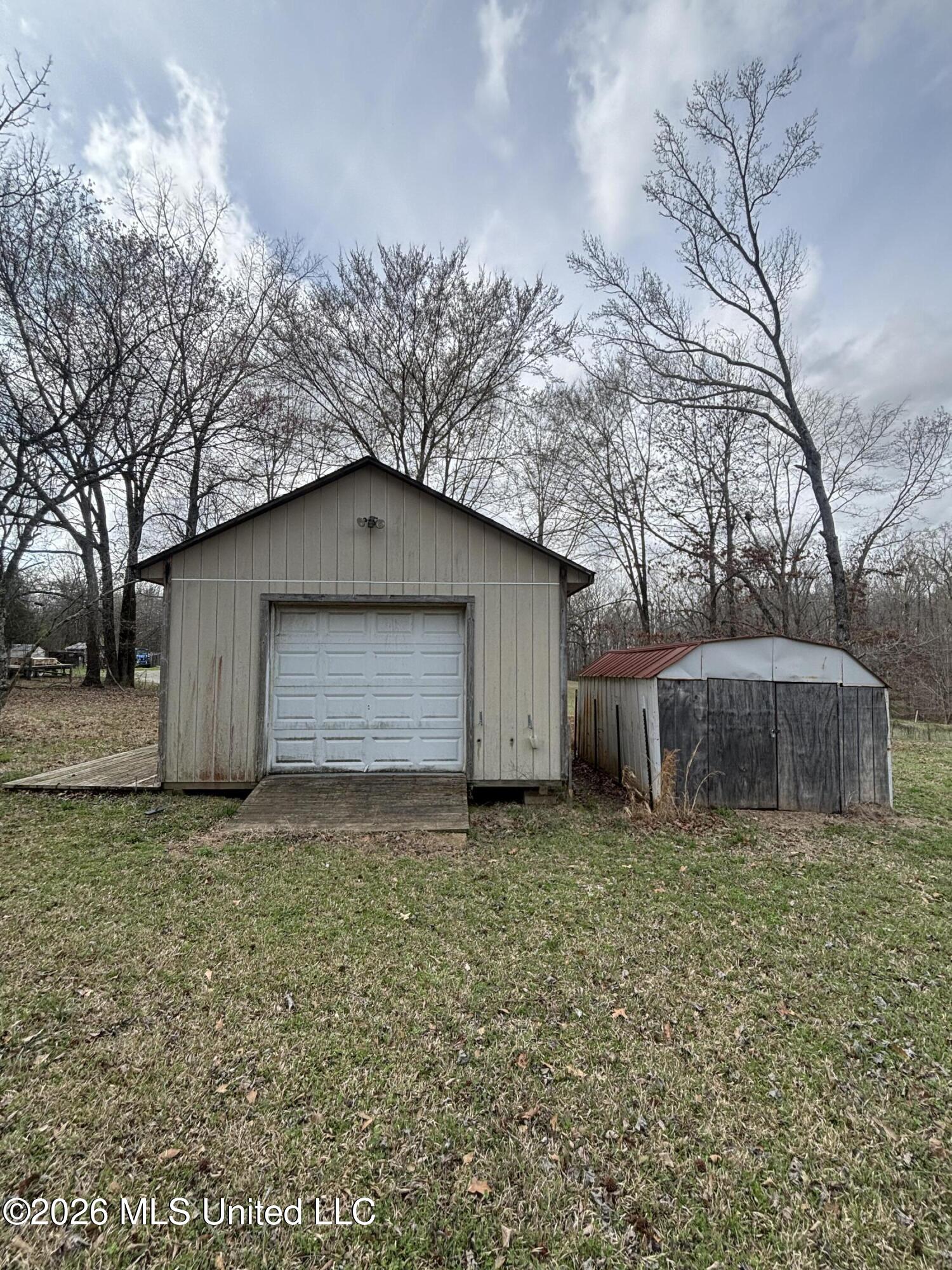 211 Oak Road Byhalia, MS 38611 - Photo 9 of 49 1-46