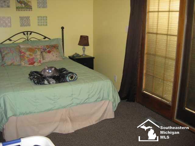 634 Newport Road Carleton, MI 48117 - Photo 6 of 9 20433509-5.JPG