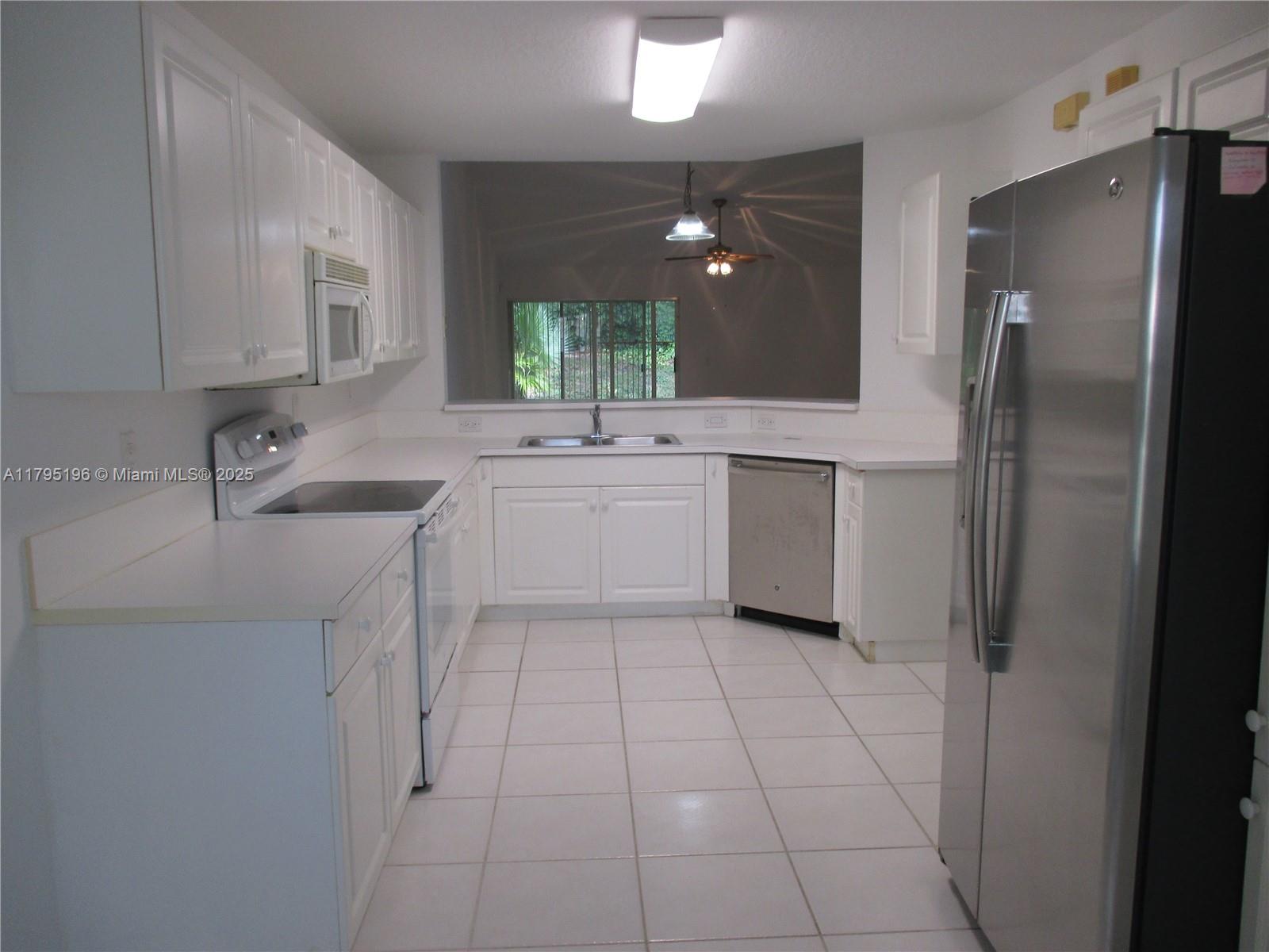 4112 Pine Ridge Lane Weston, FL 33331 - Photo 2 of 19