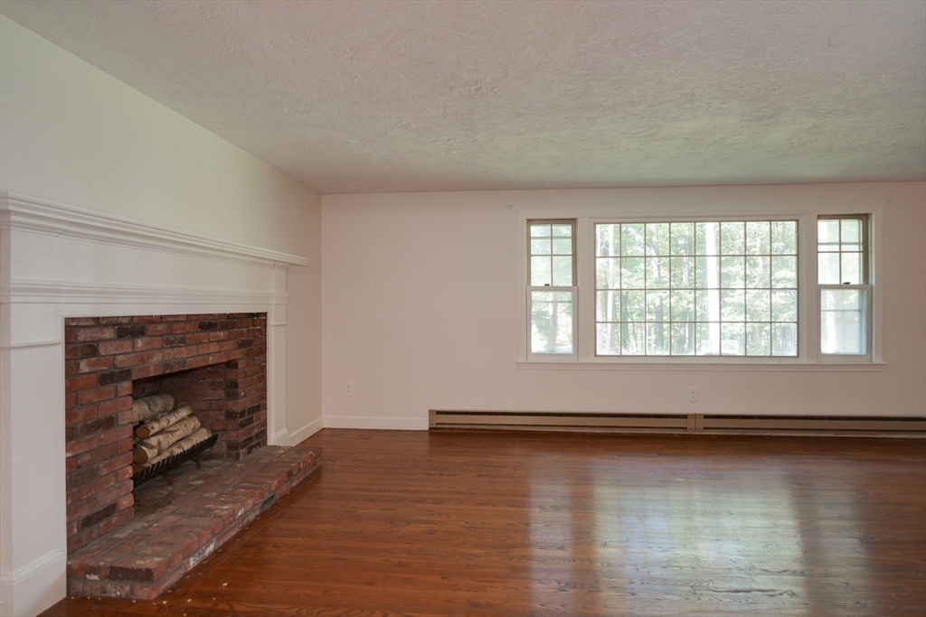 560 Old Harvard Road Boxborough, MA 01719 - Photo 7 of 30