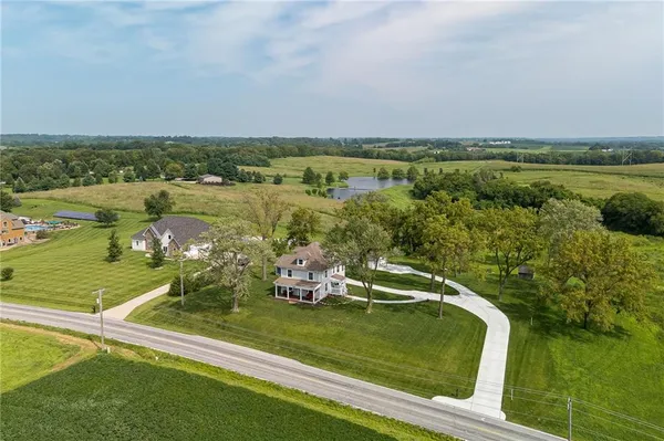 $584,000 | 5201 Cook Road, St. Joseph, MO 64505