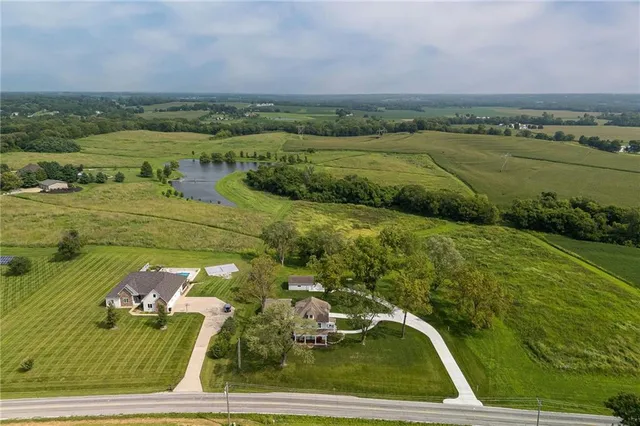 $599,000 | 5201 Cook Road, St. Joseph, MO 64505