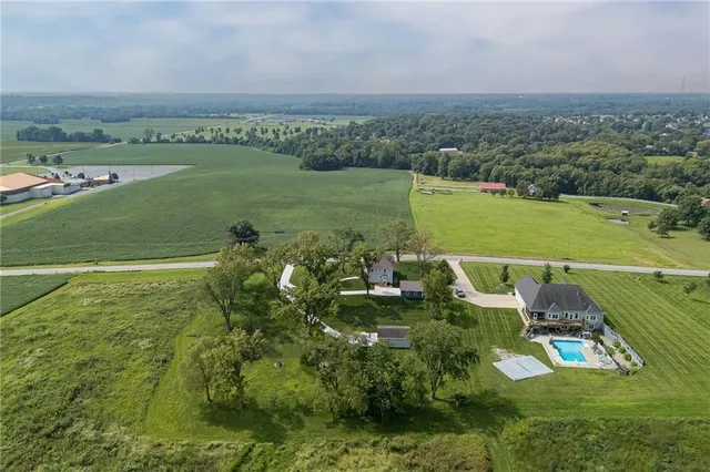 $599,000 | 5201 Cook Road, St. Joseph, MO 64505