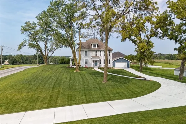 $584,000 | 5201 Cook Road, St. Joseph, MO 64505