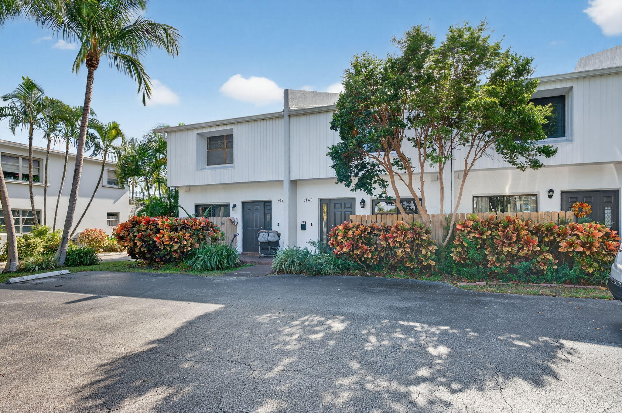 2140 Northeast 44th Street Lighthouse Point, FL 33064 - Photo 2 of 57 2-web-or-mls-1-print-DSC09863