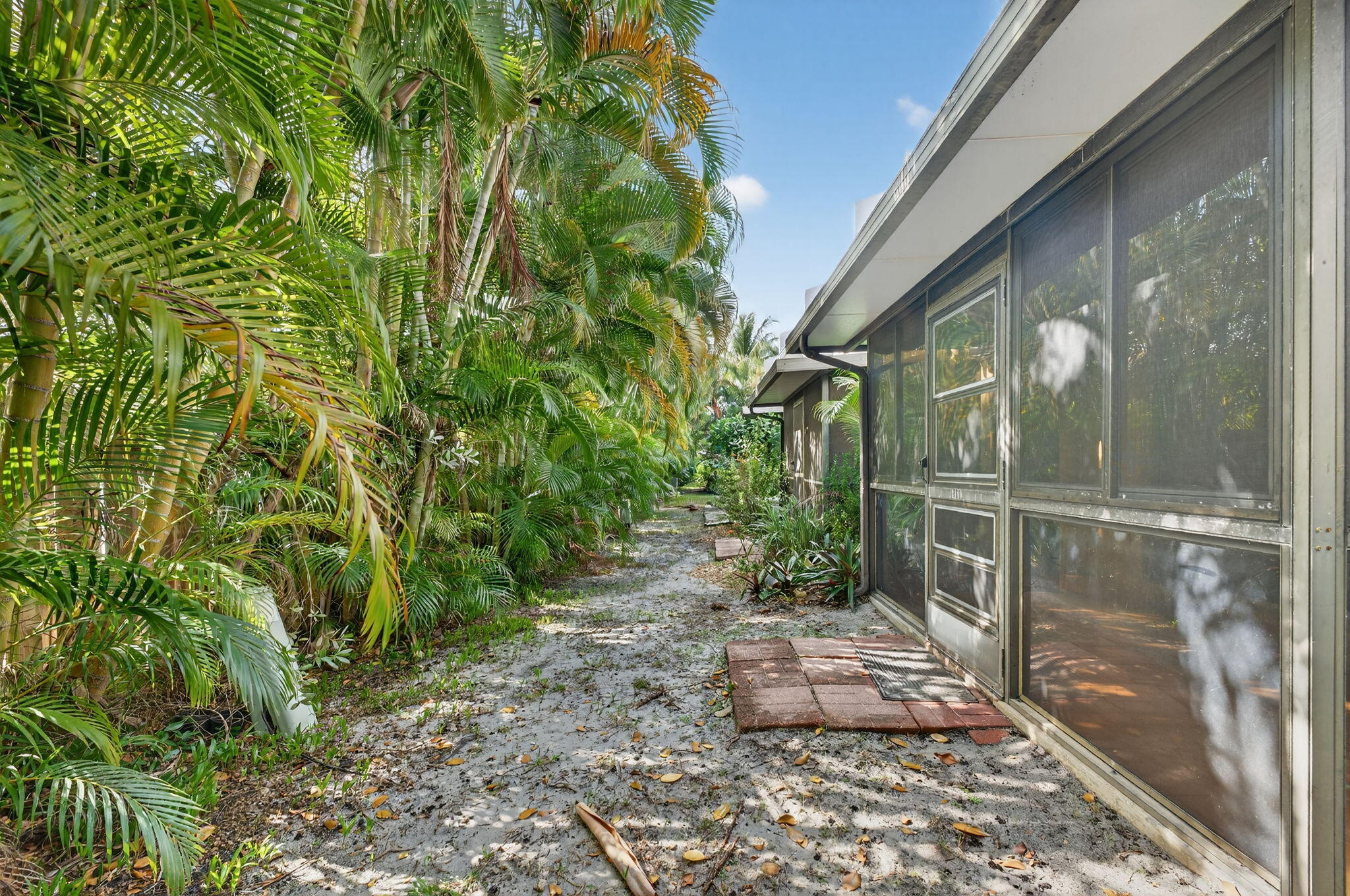 2140 Northeast 44th Street Lighthouse Point, FL 33064 - Photo 38 of 57 38-web-or-mls-38-print-DSC09993