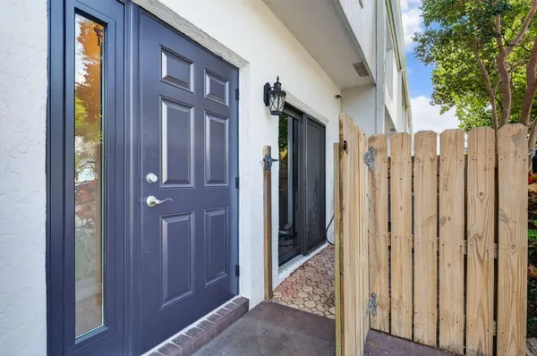$390,000 | 2140 Northeast 44th Street, Lighthouse Point, FL 33064
