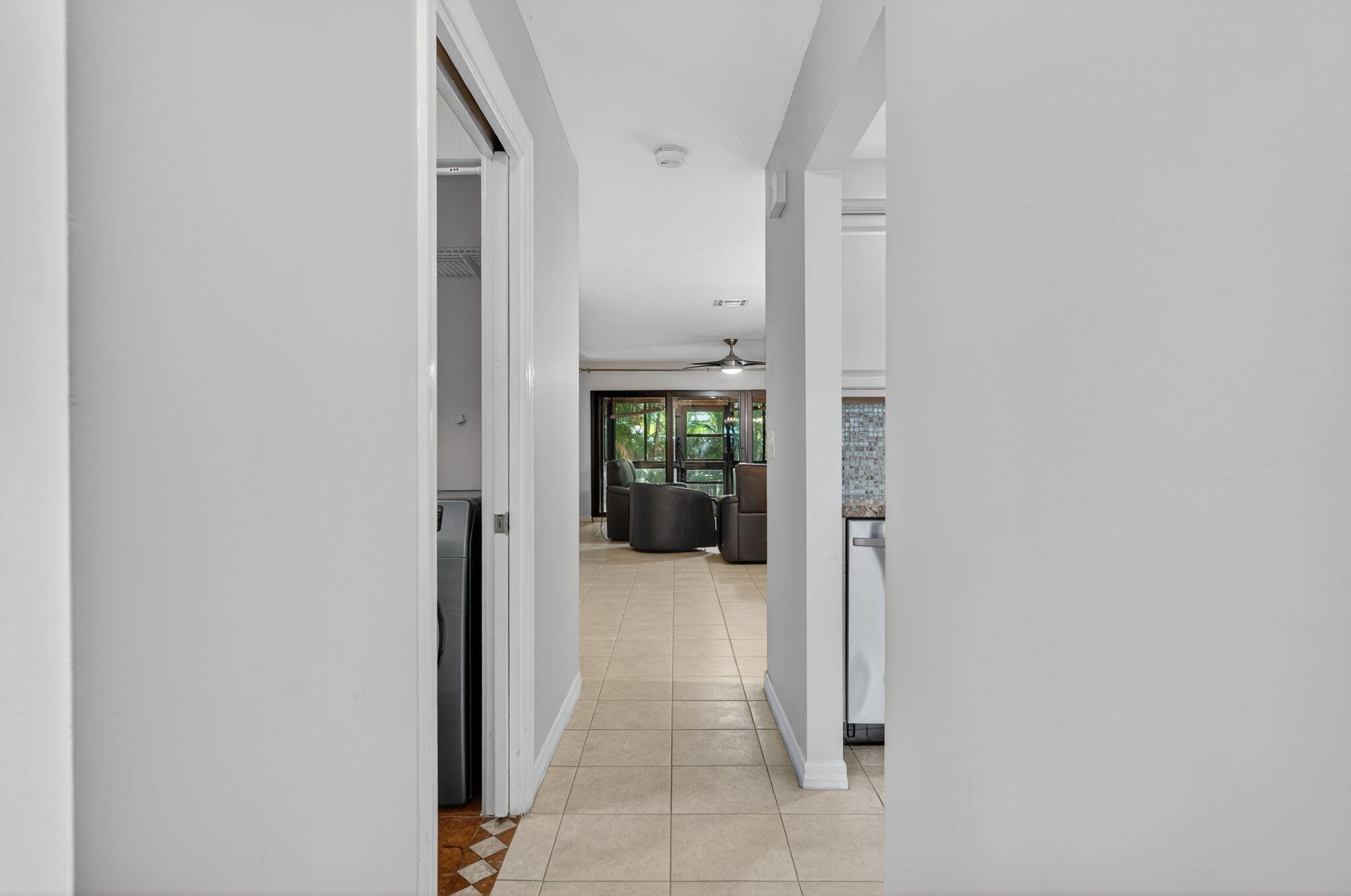 2140 Northeast 44th Street Lighthouse Point, FL 33064 - Photo 5 of 57 5-web-or-mls-5-print-DSC09889