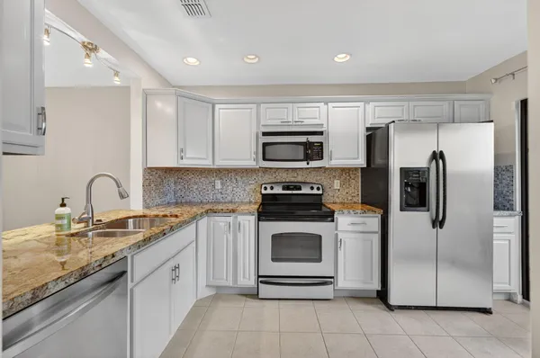 $390,000 | 2140 Northeast 44th Street, Lighthouse Point, FL 33064