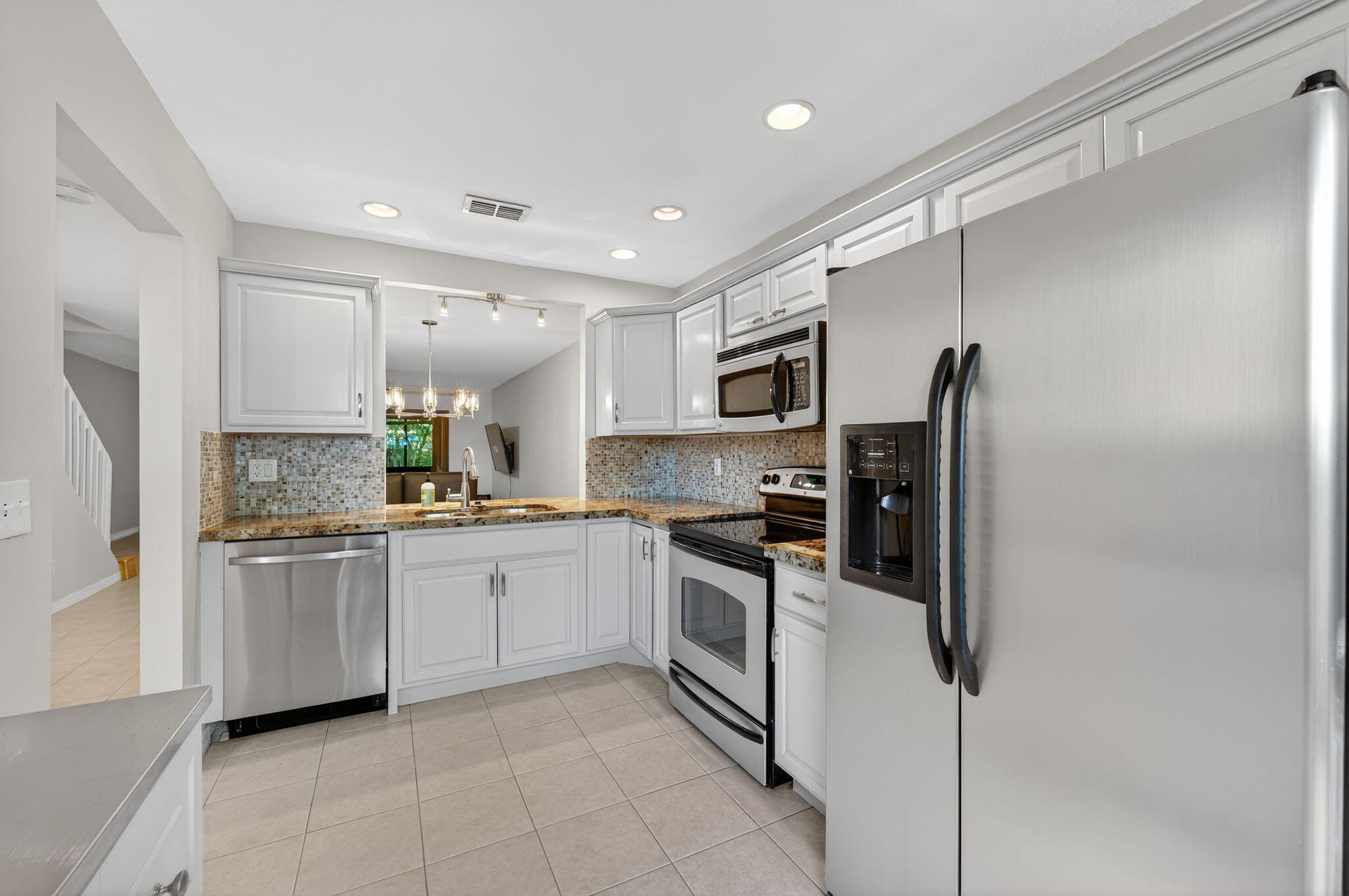 2140 Northeast 44th Street Lighthouse Point, FL 33064 - Photo 8 of 57 8-web-or-mls-8-print-DSC09905