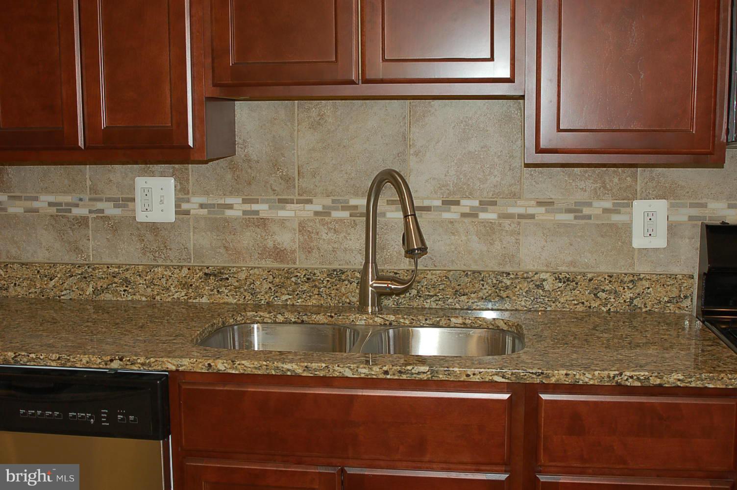 4016 Hilton Road Baltimore, MD 21215 - Photo 2 of 30 Kitchen