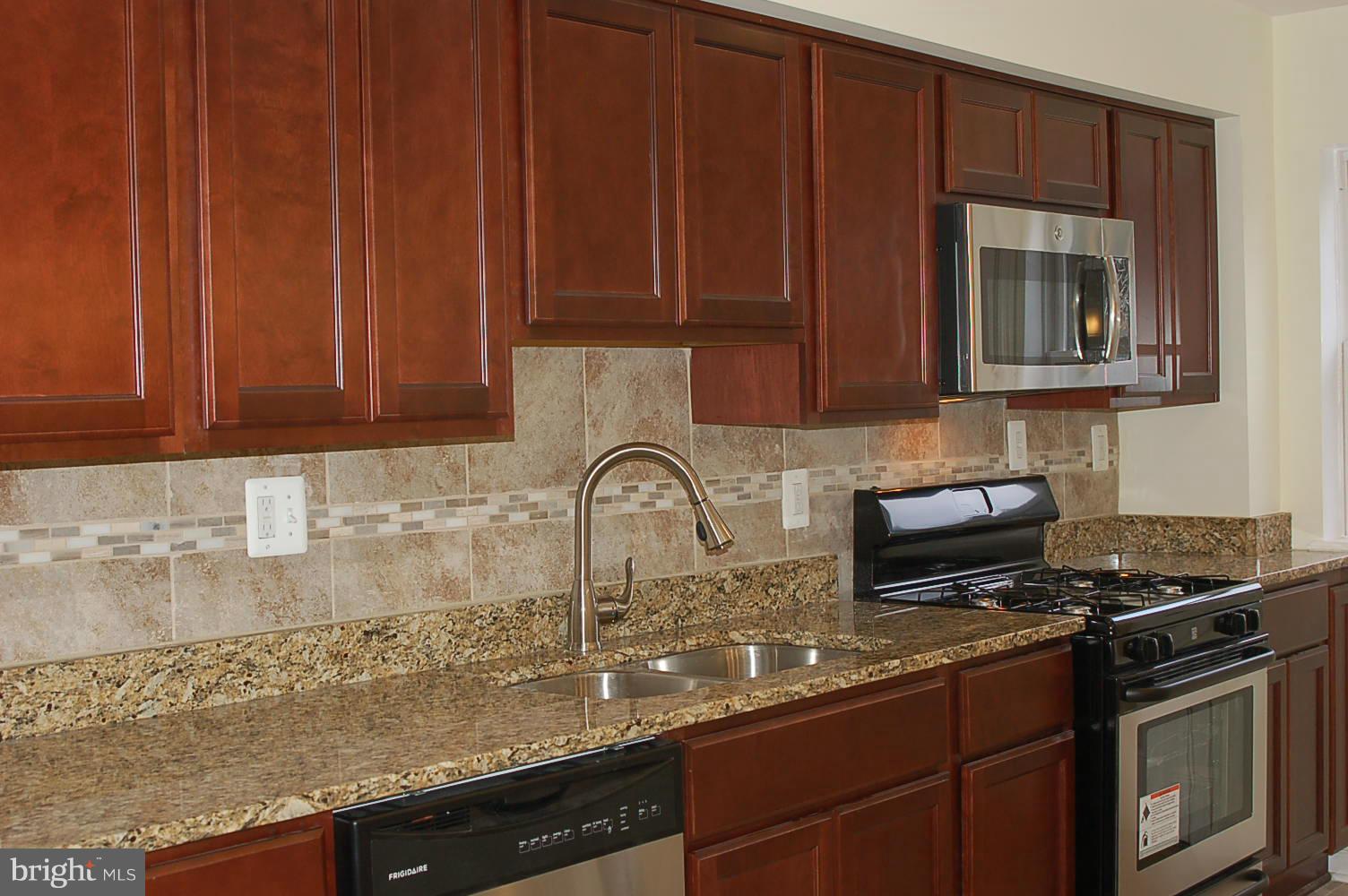 4016 Hilton Road Baltimore, MD 21215 - Photo 3 of 30 Brand new kitchen