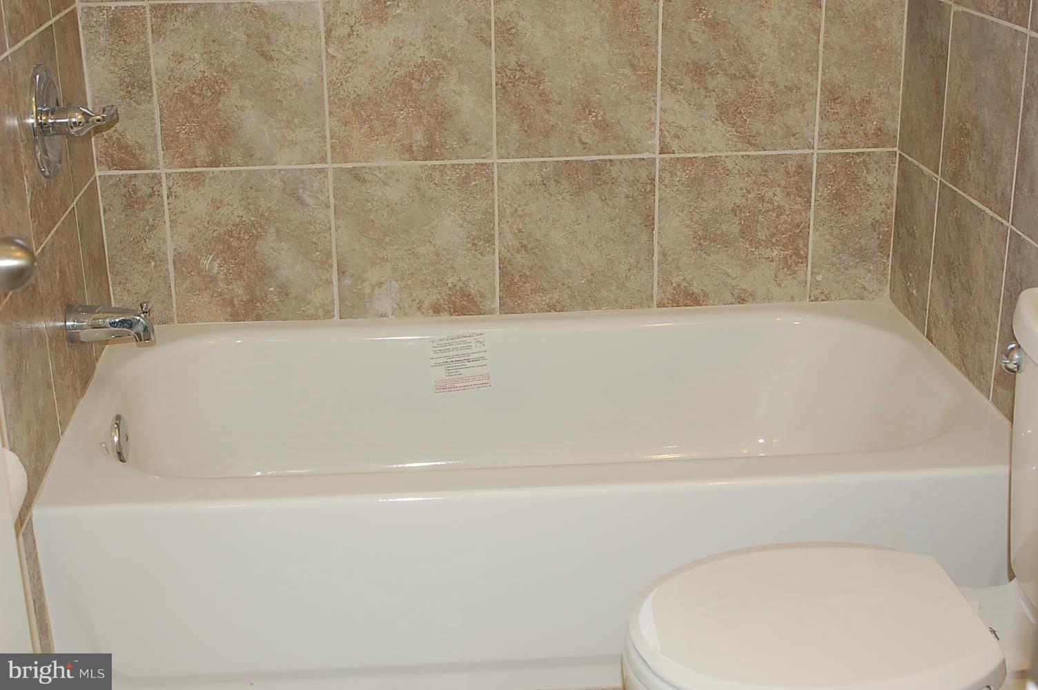 4016 Hilton Road Baltimore, MD 21215 - Photo 23 of 30 Bath