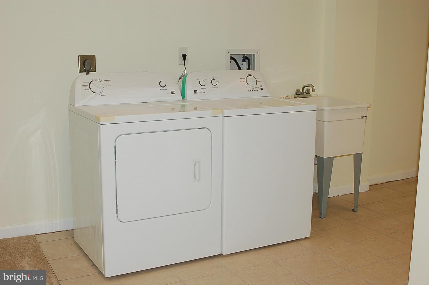 4016 Hilton Road Baltimore, MD 21215 - Photo 25 of 30 Brand new washer and dryer