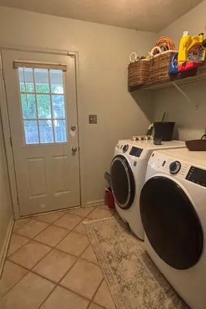 $1,350 | 1989 Gina Drive, Tallahassee, FL 32303