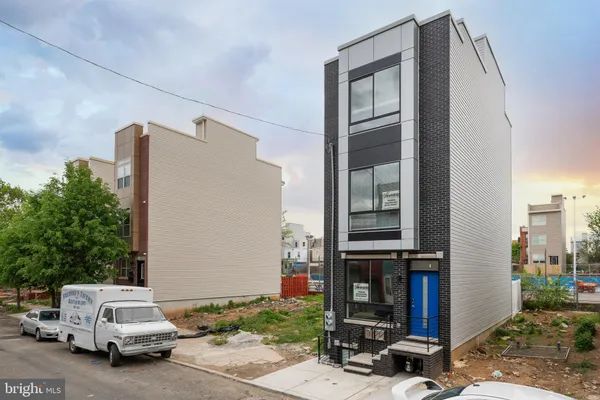 a car parked in front of a building