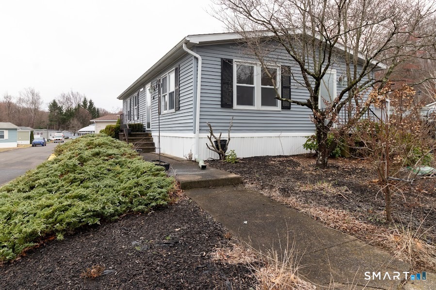 40 Matthews Street Bristol, CT 06010 - Photo 2 of 30