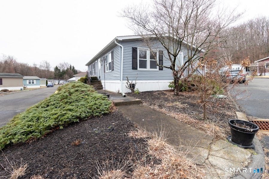 40 Matthews Street Bristol, CT 06010 - Photo 4 of 30