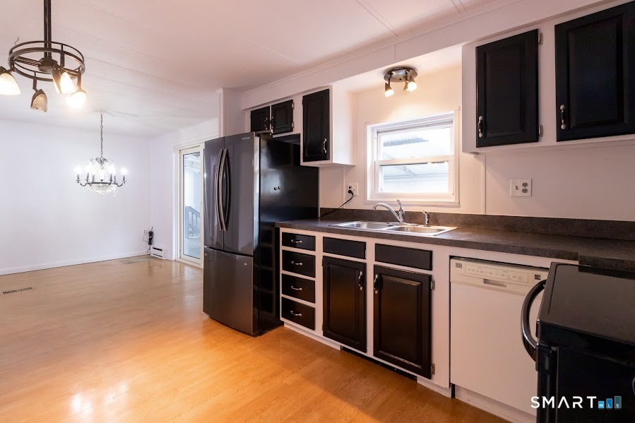 40 Matthews Street Bristol, CT 06010 - Photo 7 of 30