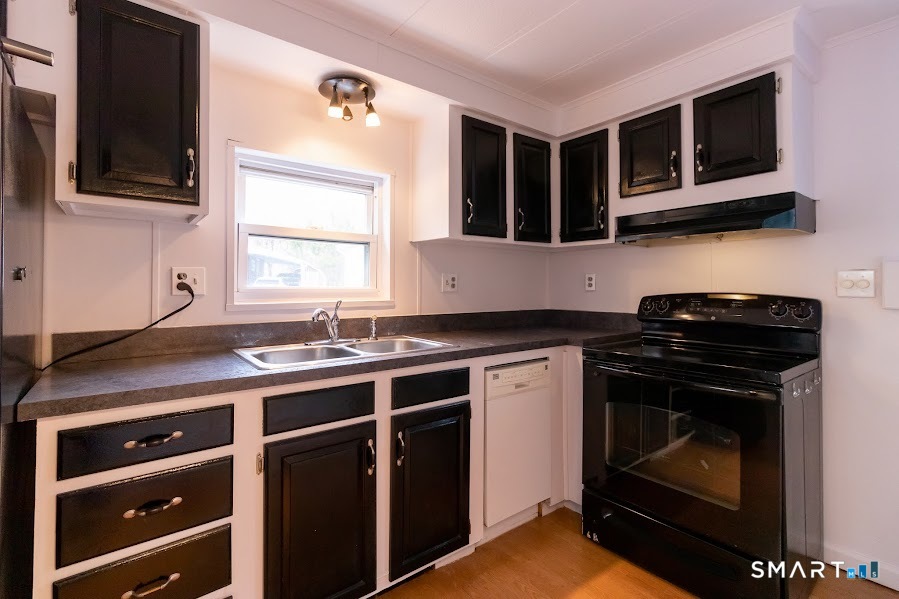 40 Matthews Street Bristol, CT 06010 - Photo 8 of 30