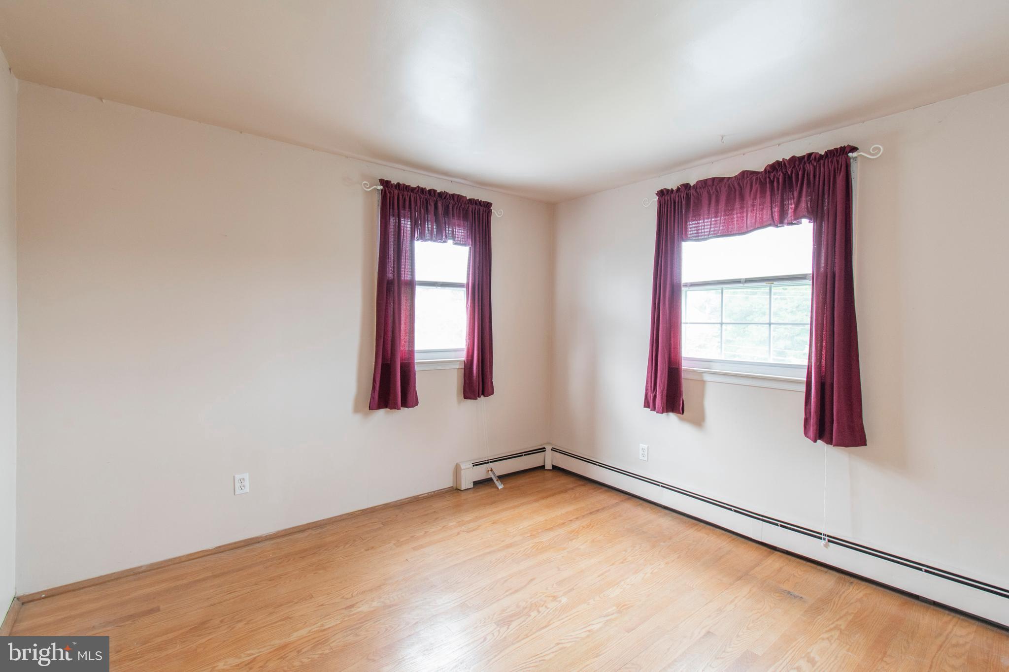 2423 Pine Road Huntingdon Valley, PA 19006 - Photo 22 of 41 Bedroom 3
