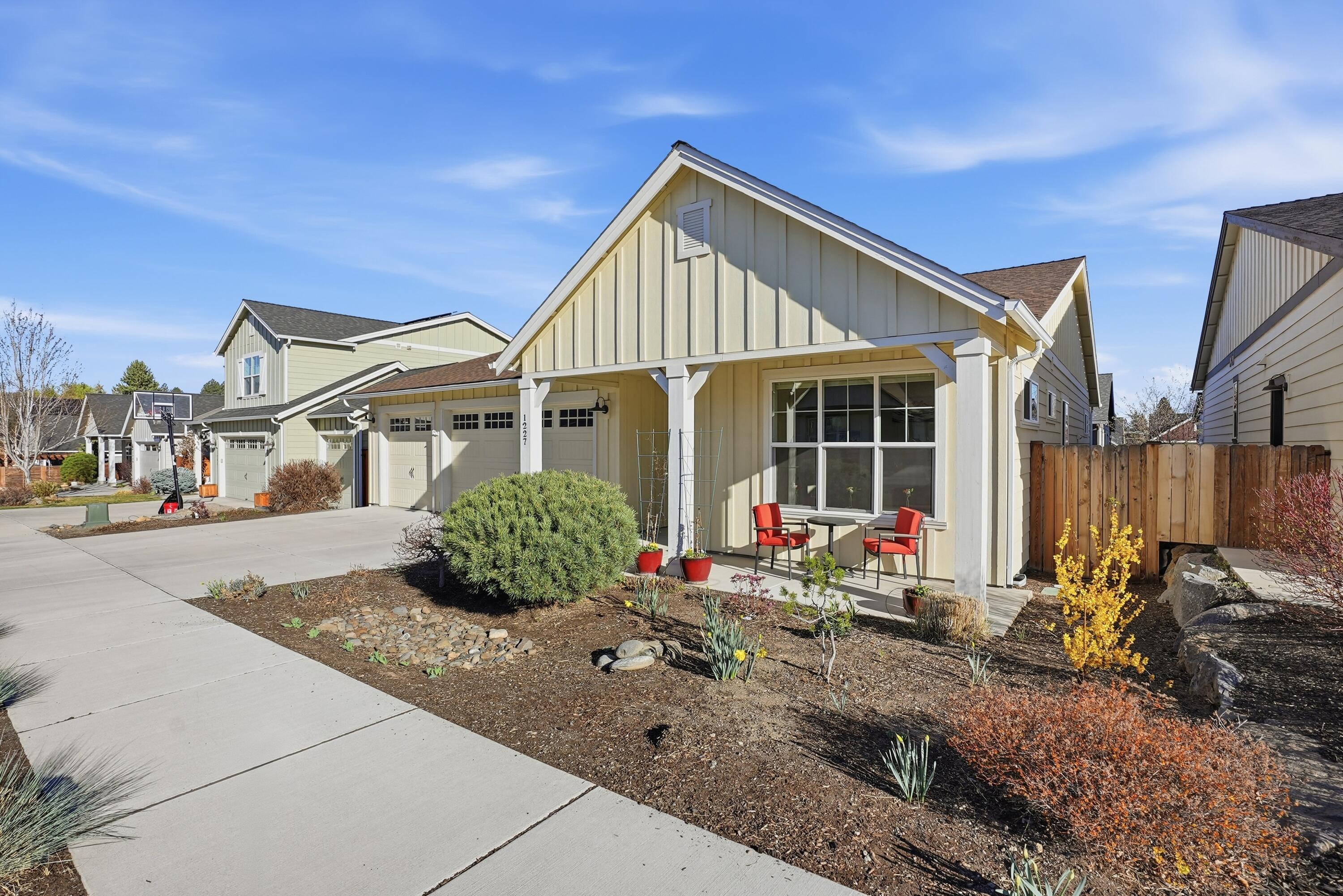 1227 Northeast Hoover Loop Bend, OR 97701 - Photo 9 of 38 1227 NE Hoover Lp - 9