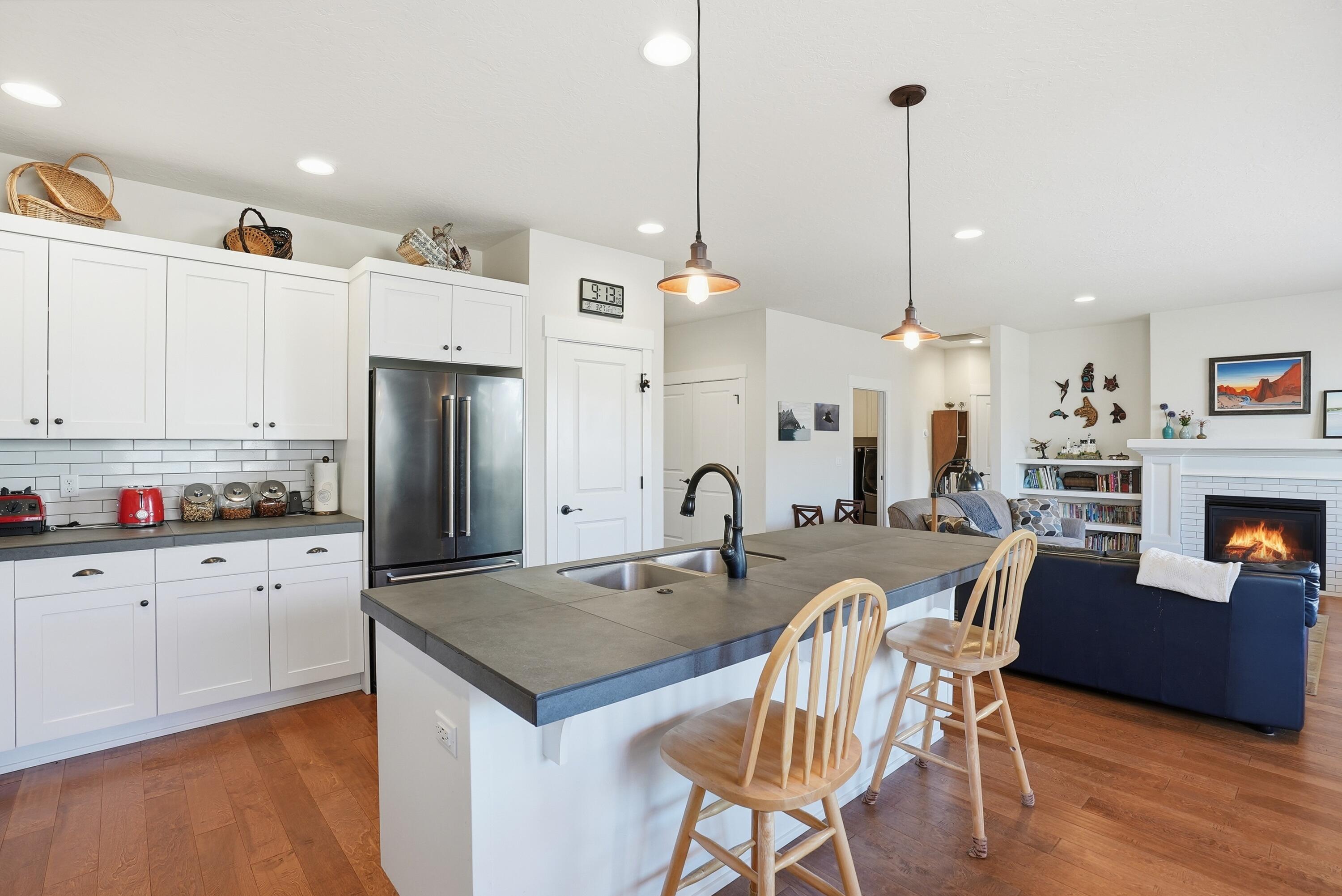 1227 Northeast Hoover Loop Bend, OR 97701 - Photo 17 of 38 1227 NE Hoover Lp - 17