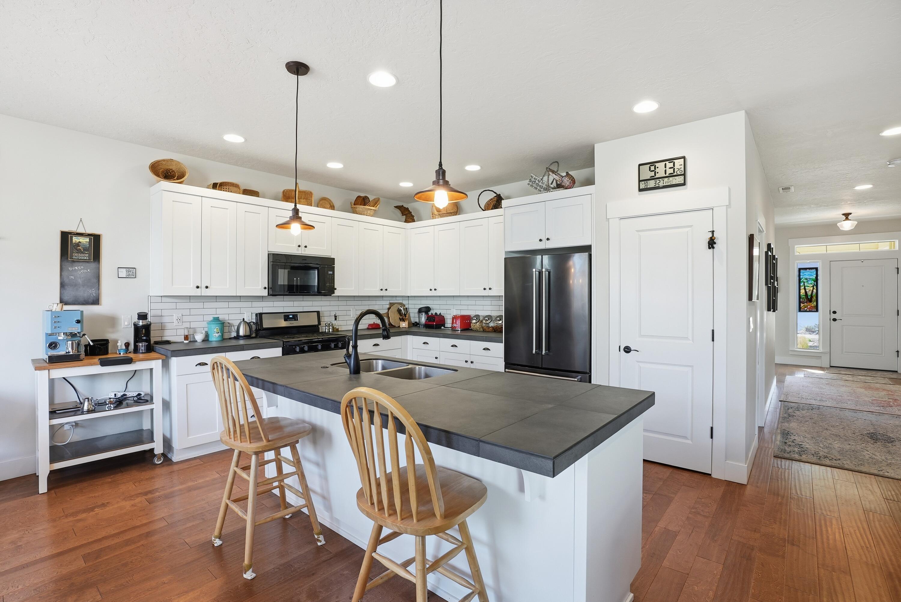 1227 Northeast Hoover Loop Bend, OR 97701 - Photo 18 of 38 1227 NE Hoover Lp - 18