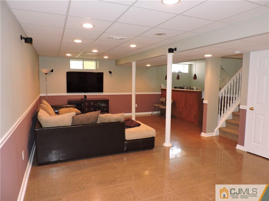358 Hawthorne Road North Brunswick, NJ 08902 - Photo 14 of 24 Gallery Image 14