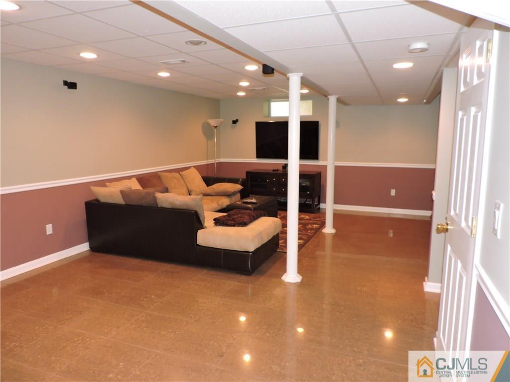 358 Hawthorne Road North Brunswick, NJ 08902 - Photo 15 of 24 Gallery Image 15