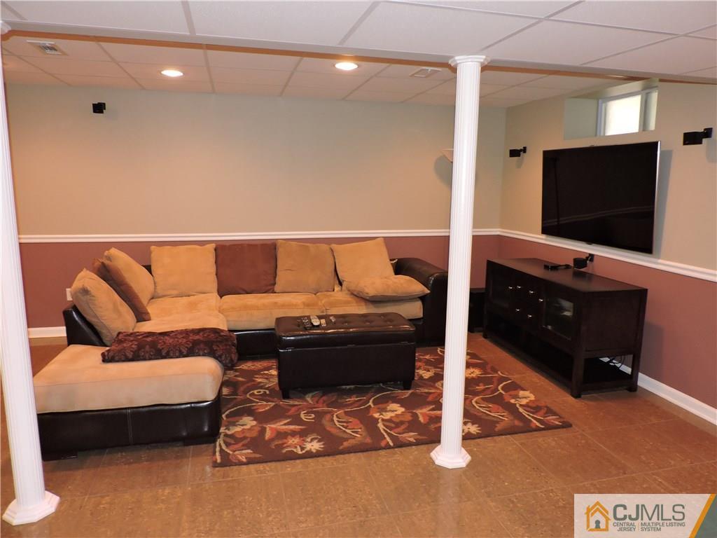 358 Hawthorne Road North Brunswick, NJ 08902 - Photo 18 of 24 Gallery Image 18
