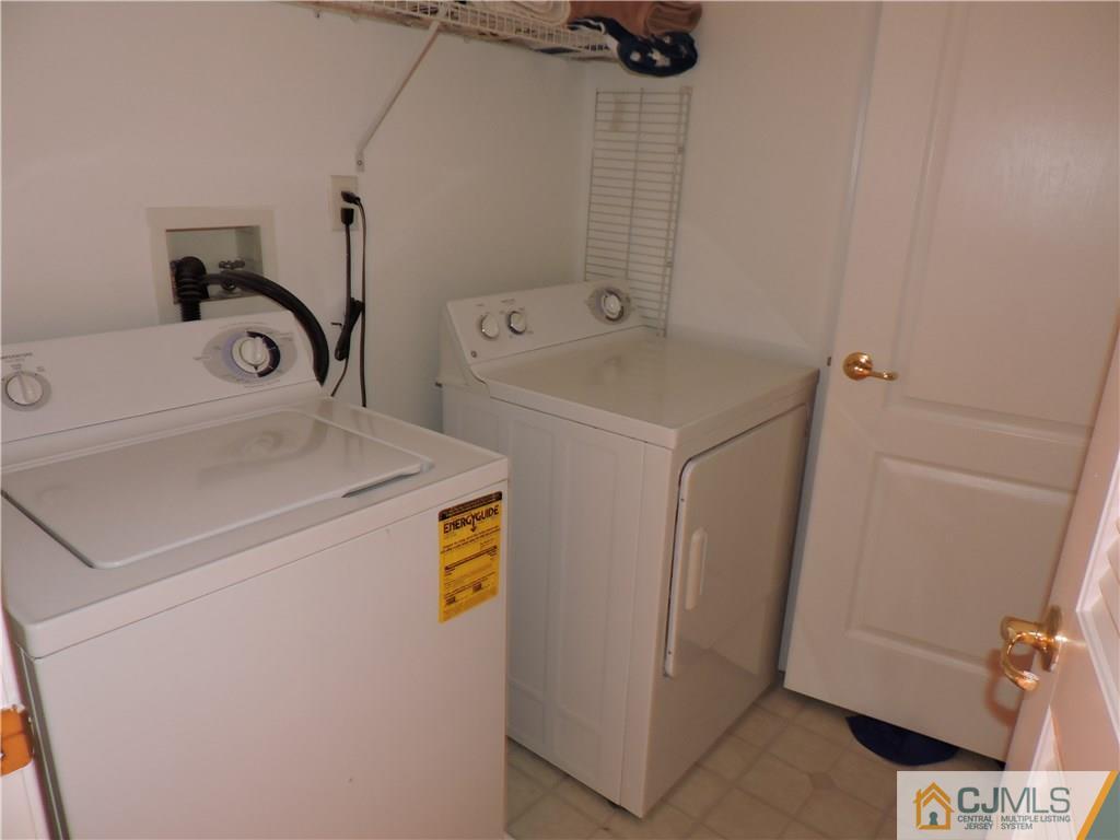 358 Hawthorne Road North Brunswick, NJ 08902 - Photo 21 of 24 Gallery Image 21