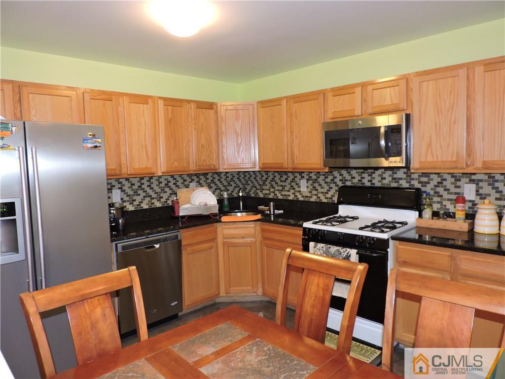 358 Hawthorne Road North Brunswick, NJ 08902 - Photo 5 of 24 Gallery Image 5