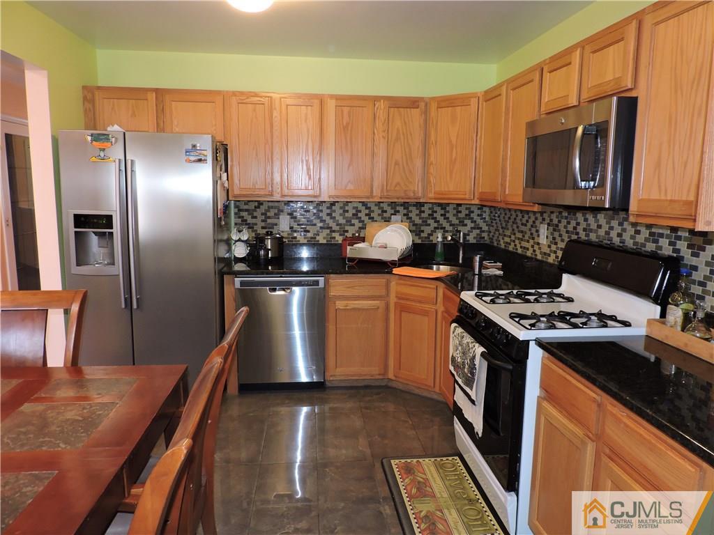 358 Hawthorne Road North Brunswick, NJ 08902 - Photo 6 of 24 Gallery Image 6