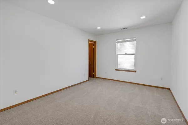 $575,000 | 12110 135th Street East, Puyallup, WA 98374