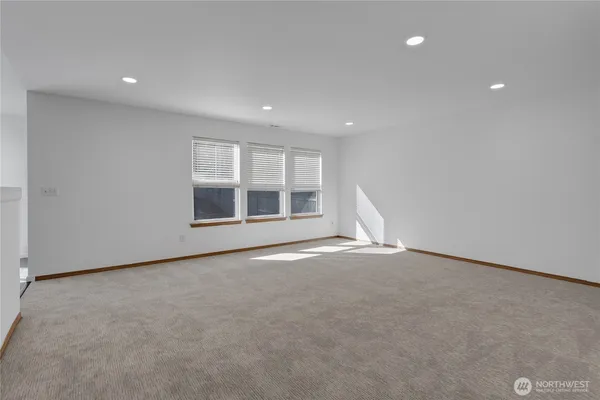 $575,000 | 12110 135th Street East, Puyallup, WA 98374