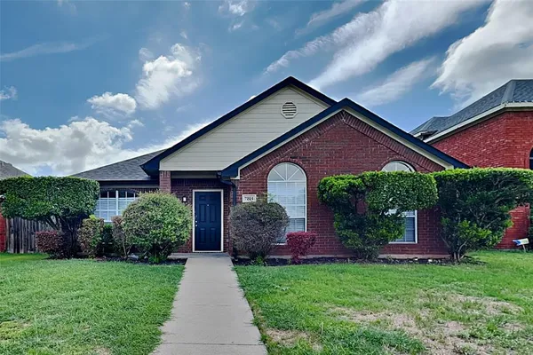 $2,050 | 7224 Indiana Avenue, Fort Worth, TX 76137