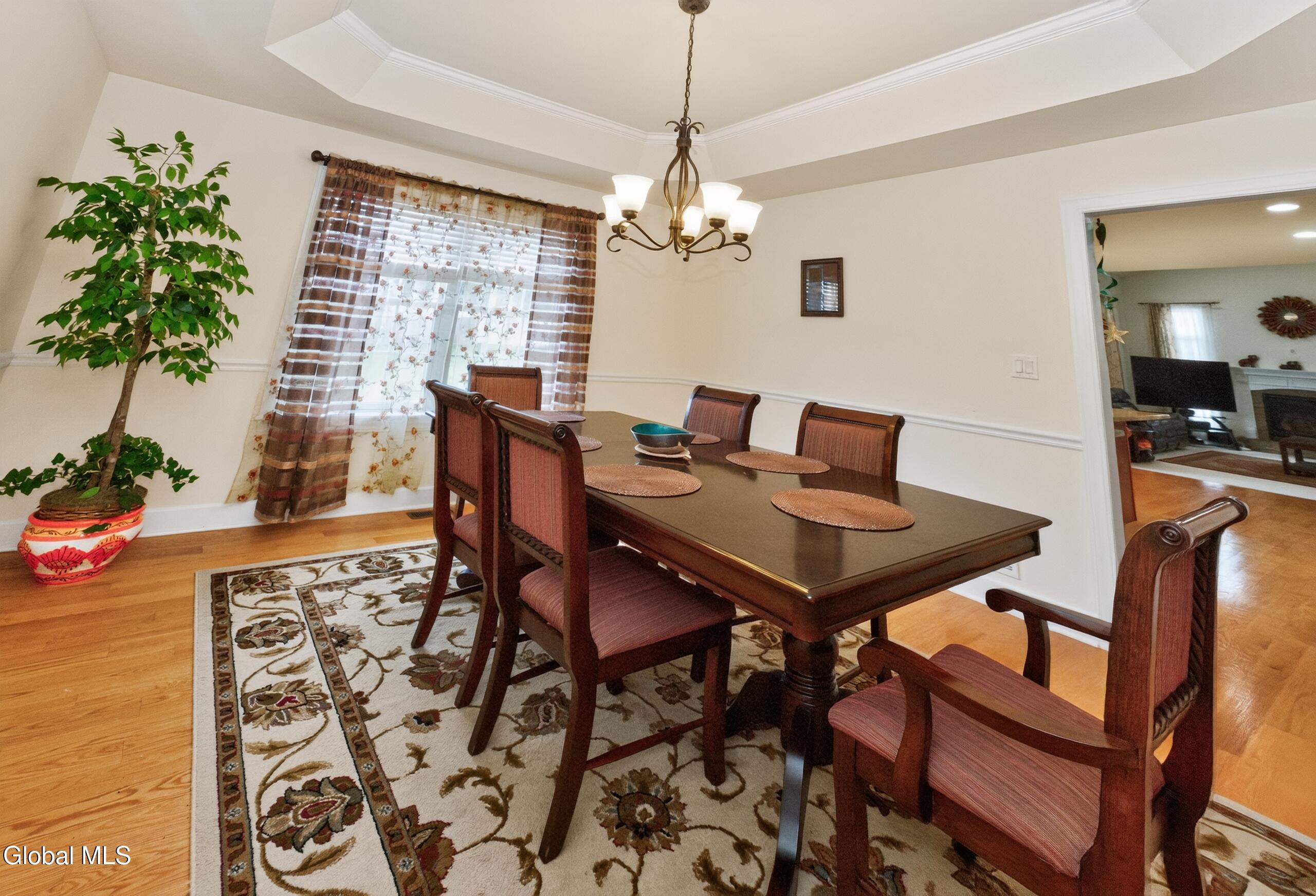 8 Peacham Road Colonie, NY 12189 - Photo 22 of 52 5 Diningroom 2