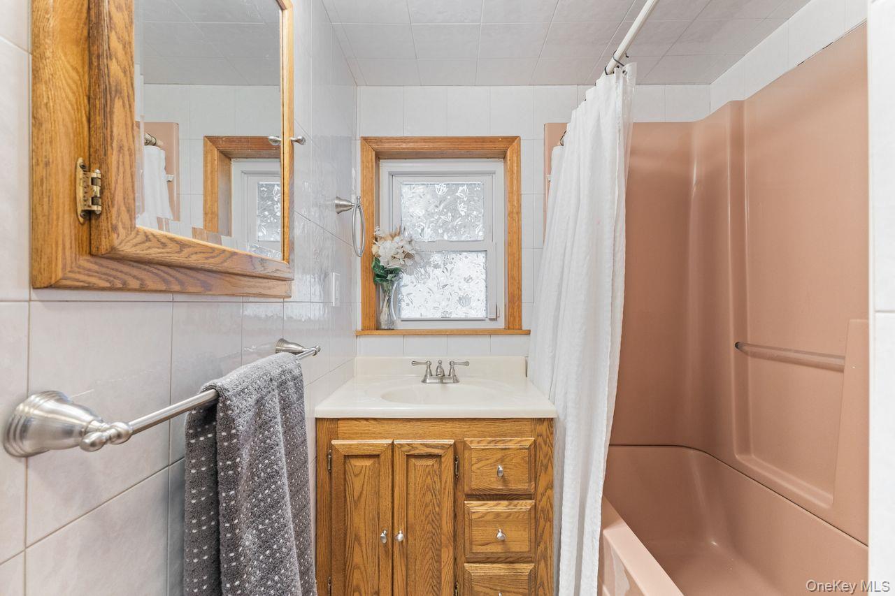 4 Stonewall Farm Road Mahopac, NY 10541 - Photo 27 of 36 Lower level full bathroom.