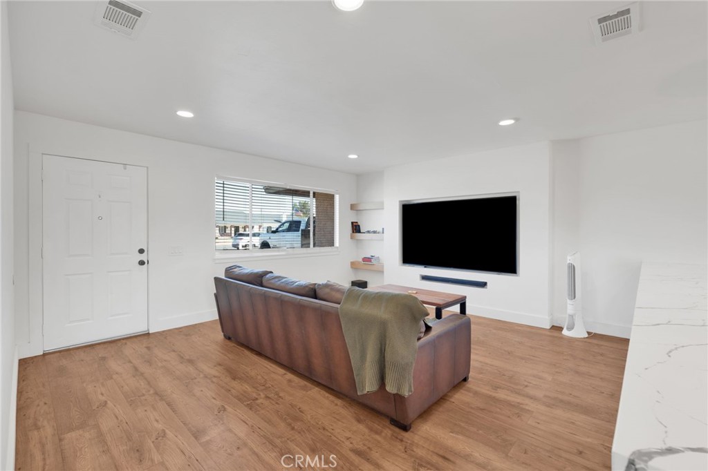 15075 Flathead Road Apple Valley, CA 92307 - Photo 11 of 53
