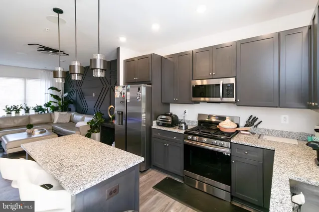 $3,300 | 935 Sycamore Drive Southeast, Washington, DC 20032