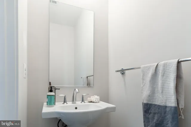 $3,300 | 935 Sycamore Drive Southeast, Washington, DC 20032