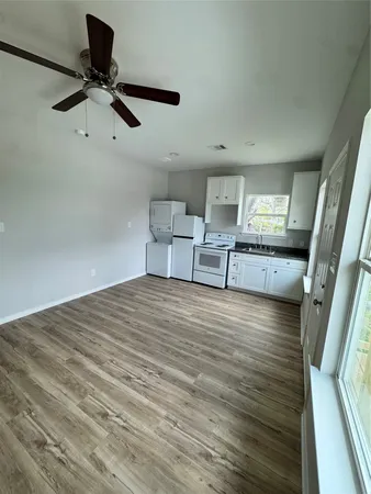 $1,200 | 103 A Lincoln Cedars Drive, Baytown, TX 77523